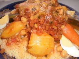 Le couscous marocain ou algerien. Le Couscous A La Viande Et Au Raisins Secs Sucre Sale Aux Delices Du Palais