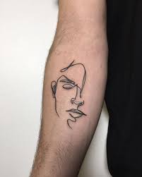 Basically, every tattoo is made of lines, but there are those that aren't clothed in pretty colors and shading. 30 Single Line Tattoo Inspiration Ideas Linientattoos Korperkunst Tattoos Minimalistisches Tattoo