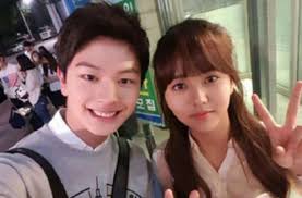 Group btob's member yook sungjae showed off his good looks. Foto Pelukan Mesra Sungjae Btob Dan Kim So Hyun Banjir Komentar