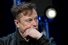 Musk sparker sjefer: Fallskjermer på 200 millioner dollar | Finansavisen