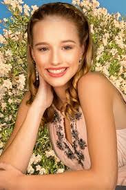 Alice Litzow's Instagram, Twitter & Facebook