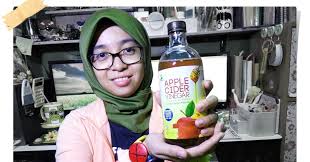 Lumurkan ke kulit kepala hingga ke hujung rambut selama setengah jam sebelumdi bilas dengan air bersih. Bagaimana Menggelakkan Kembung Perut Dengan Menggunakan Apple Cider Vinegar Cuka Epal Dengan Madu Asli Dari Surya Blog Sofinahlamudin Com