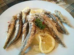 Marinierte sardellen wir essen die sardellen heute mittag als kleinen snack und dazu frisches weissbrot. Eine Der Warmen Vorspeisen Gavros Bild Von Am Brunnchen Frankfurt Am Main Tripadvisor