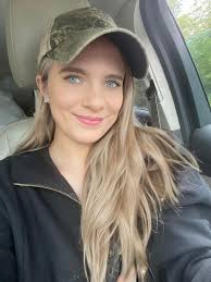 I hope you all have had an amazing thanksgiving ! My name is Hannah and I  own HGN HGN residential cleaning and organization. I have cleaned homes for  11 years . I