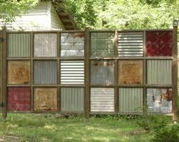 Gartenzaungestaltung 20 Beispiele Fur Selbstgebaute Gartenzaune Hinterhof Privatsphare Sichtschutz Garten Holz Hintergarten