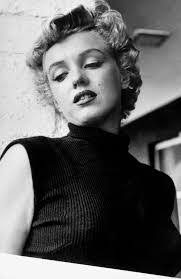 Marilyn Vida's Instagram, Twitter & Facebook