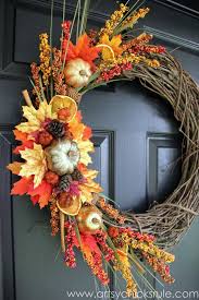 Just pick some arbor boxwood leaves and wrap them in a ring shape, and your leaf wreath is ready for fall. 25 Amazing Diy Fall Wreaths The Turquoise Home