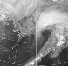 May 18, 2020 · 熱帯低気圧と温帯低気圧、どちらも「低気圧」という名前がつき、雨が降ったり風が強くなったり…と、天気が悪くなりますよね。 この2つ、一体何がどう違うのか？ イメージ図を使って、超わかりやすく解説します！ Diversity In Cyclones