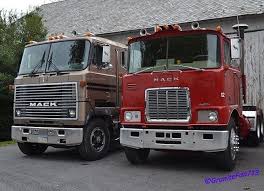 Bj And The Bear Truck Interior Mack Mh613 F700 Mackmh613 Mackf700 Macktruck Macktrucks Cdlhunter Cdlhunter By Granitefan713 On Flicker With Images Big Trucks Mack Trucks Big Rig Trucks