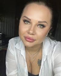 Karina Graf's Instagram, Twitter & Facebook