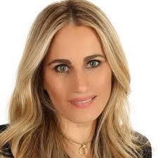 Miriam Sutton's Instagram, Twitter & Facebook