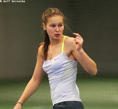 1.75 m (5 ft 9 in) plays. Classify Veronika Kudermetova