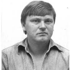 Egy szomorú hír a mai napra... Győr sportvilágát, Győr-Moson-Sopron  Vármegye labdarúgó életét ismét mély, nehezen gyógyítható veszteség érte.  Méltósággal viselt, hosszan tartó, súlyos betegség után elhunyt a győri  Petz Aladár Oktató Kórházban