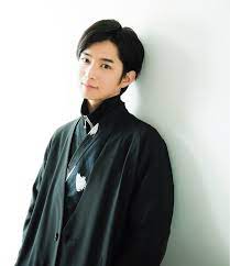 オンラインゲーム ファイナルファンタジー のプレイヤーブログに綴られた話題沸騰の実話 光のお父さん をドラマ化 物語は 千葉雄大さん演じる主人公の稲葉光生 あきお が ある日突然会社を辞めてしまった父にff をプレゼントするところから始まる 千葉 雄大