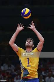 Início no vôlei, equipes, premiações, estatísticas e tudo sobre o levantador brasileiro. 9 Ideias De Alisson Alisson Volei Volei Masculino