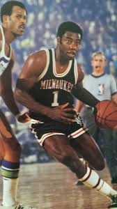 The oscar robertson trophy is presented to the national player of the year, as voted on by the membership of the u.s. Oscar Robertson Nba Legends Oscar Robertson Nba Basketball