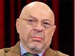 Compie 69 anni Mauro Coruzzi, in arte Platinette: gli inizi, la  partecipazione a Sanremo, l'ictus nel 2023, 7 segreti