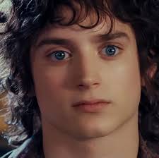 🚨 ATENCIÓN COLOMBIA 🇨🇴🇨🇴🇨🇴 (Elijah Wood en Comic Con Colombia)  Elijah Wood, más conocido por su actuación como Frodo Bolsón en 'El Señor  de los Anillos' por primera vez en la #ComicConColombia