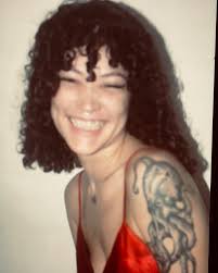 Lady in red is dancing 💃🏻 . . . 📸: @nestymatos