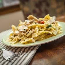 Farfalles Au Poulet Sauce Creme Au Curry Recette Recette Pate Plat Recette De Plat