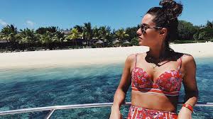 Engels is best known for finishing in 2nd place in the 8th season of german tv casting show dsds. Abartig Sarah Lombardi Wehrt Sich Gegen Busen Kritik Promiflash De