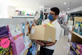 Pet shop ürünleri evcil hayvanları mutlu ediyor. Business In The Time Of Covid 19 Penang Pet Shop Turns To Delivery And Drive Through Services To Drum Up Business Malaysia Malay Mail