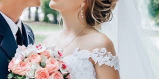 Was she right to have this rant? Bride Furious Friends Won T Pay To Attend Her Destination Wedding