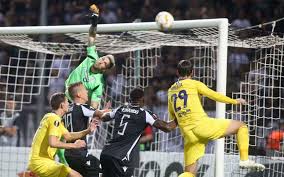 Olympiakos and panathinaikos at the top of superleague table. Chelsea Beats Paok Olympiacos Survives With 0 0 Score Against Betis Neos Kosmos