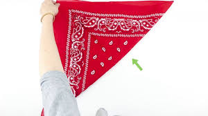 Voir plus d'idées sur le thème tuto foulard, coiffure avec foulard, foulard cheveux. 4 Manieres De Plier Un Bandana Wikihow
