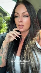 Rachelle Wolfe's Instagram, Twitter & Facebook