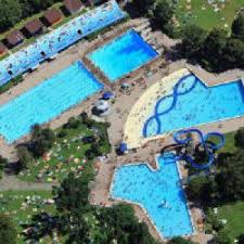 Auf lokalwissen im branchenbuch reutlingen finden sie 11 einträge mit adressen. Wellenfreibad Markwasen In Reutlingen Mamilade Ausflugsziele
