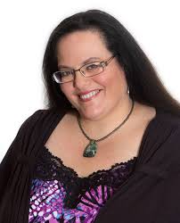 Robin Linke's Instagram, Twitter & Facebook