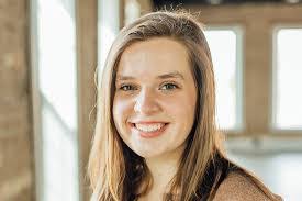 Lori Loftus's Instagram, Twitter & Facebook