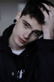 Boys With Black Hair Tumblr Google Search Pinterest Siyah Sac Mavi Sac Modelleri Sevimli Cocuklar