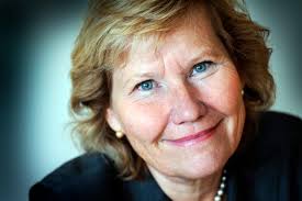 Folkkär familjeekonom tar sig an Knausgård