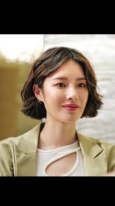 Exploring the Depths of Emotions in Park Chung Seo's Poetic Verses