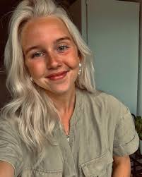 VELKOMMEN TIL NICOLINE HØJ...