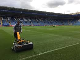 King power stadium 32.273 seats. Leicester City Groundsman Admits You Have To Nurture The Pitch Like It S Your Baby As He Completes 35 000 Steps A Day