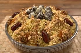 Empty the couscous into the large bowl, and break it apart. 862 Moroccan Chicken Vermicelli Seffa Medfouna Ø³ÙØ© ÙØ¯ÙÙÙØ© Ø¨Ø§ÙØ¯Ø¬Ø§Ø¬ Cooking With Alia