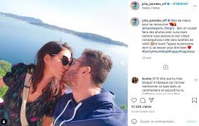 Le couple qui s'est rencontré en 2015 a décidé de s'unir au cours d'une cérémonie en petit comité. 995ew Vk88ukkm