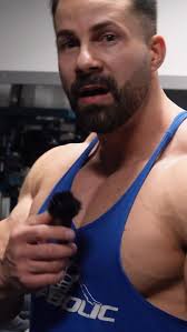 Vlog nou pe canalul de YouTube