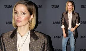 Rose Byrne Looks Stylish At Upcoming Production Of Medea Daily Mail Online