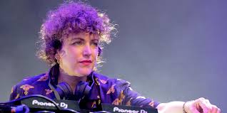 Our customers are more than credit scores and income documents. Annie Mac To Depart Bbc Radio 1 After 17 Years On The Air Pitchfork