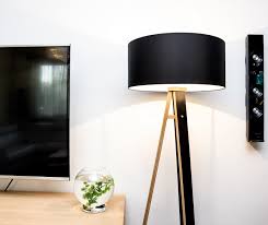 Wanda Stehlampe 45x140cm Schwarz Schwarz Lampenschirm Rot