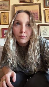 Cara Lindsay (@crappycowgirl)