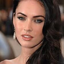 Lily (played by Lucy Hale) outfits