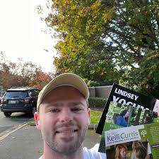 Gorgeous day for doorbelling!! Thank you to our awesome volunteers! 💚💜