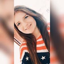 Luna Camacho (@LunaCamacho15)