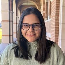 Claudia Isaza's Instagram, Twitter & Facebook