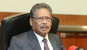 Tan sri mohamed apandi ali mendakwa, tun dr mahathir mohamad mempunyai pandangan negatif dan membencinya sehingga mendorong kepada penamatan khidmat beliau sebagai peguam negara dengan apa cara sekali pun. Mohamed Apandi Letak Jawatan Pengerusi Lembaga Disiplin Umno